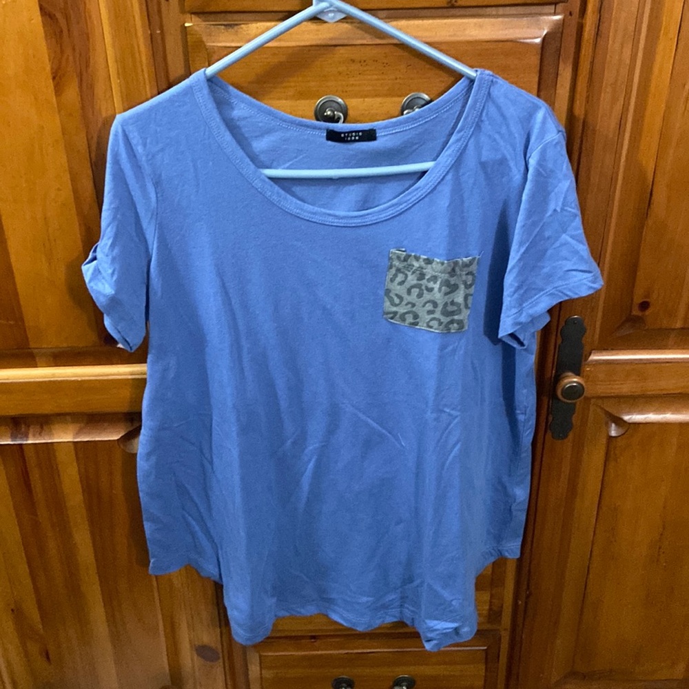 Blue cheetah pocket tshirt